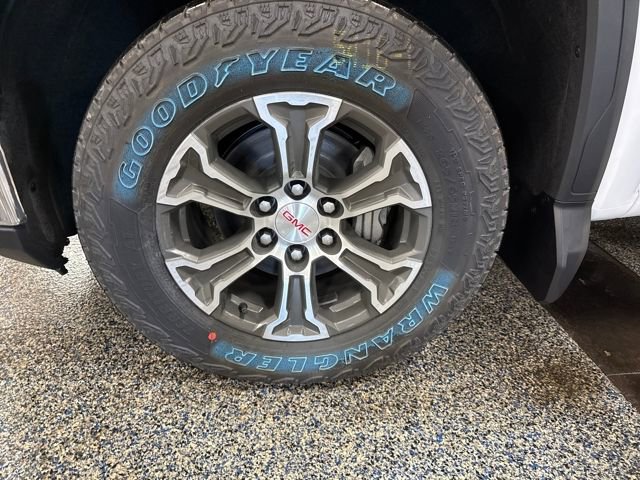 New 2026 GMC Sierra 1500 SLE image 32