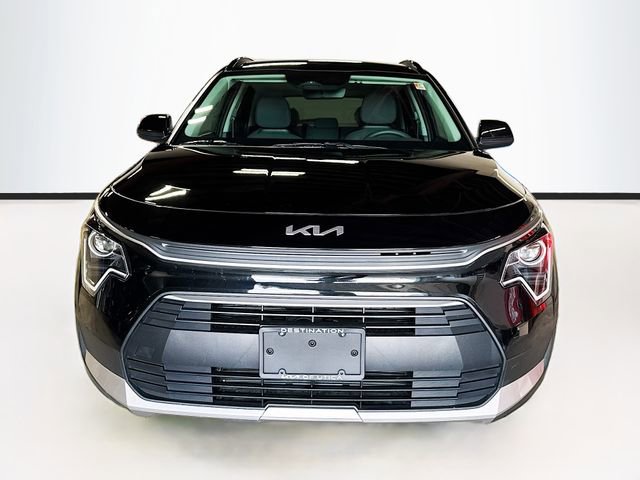 Used 2025 Kia Niro LX FWD image 2