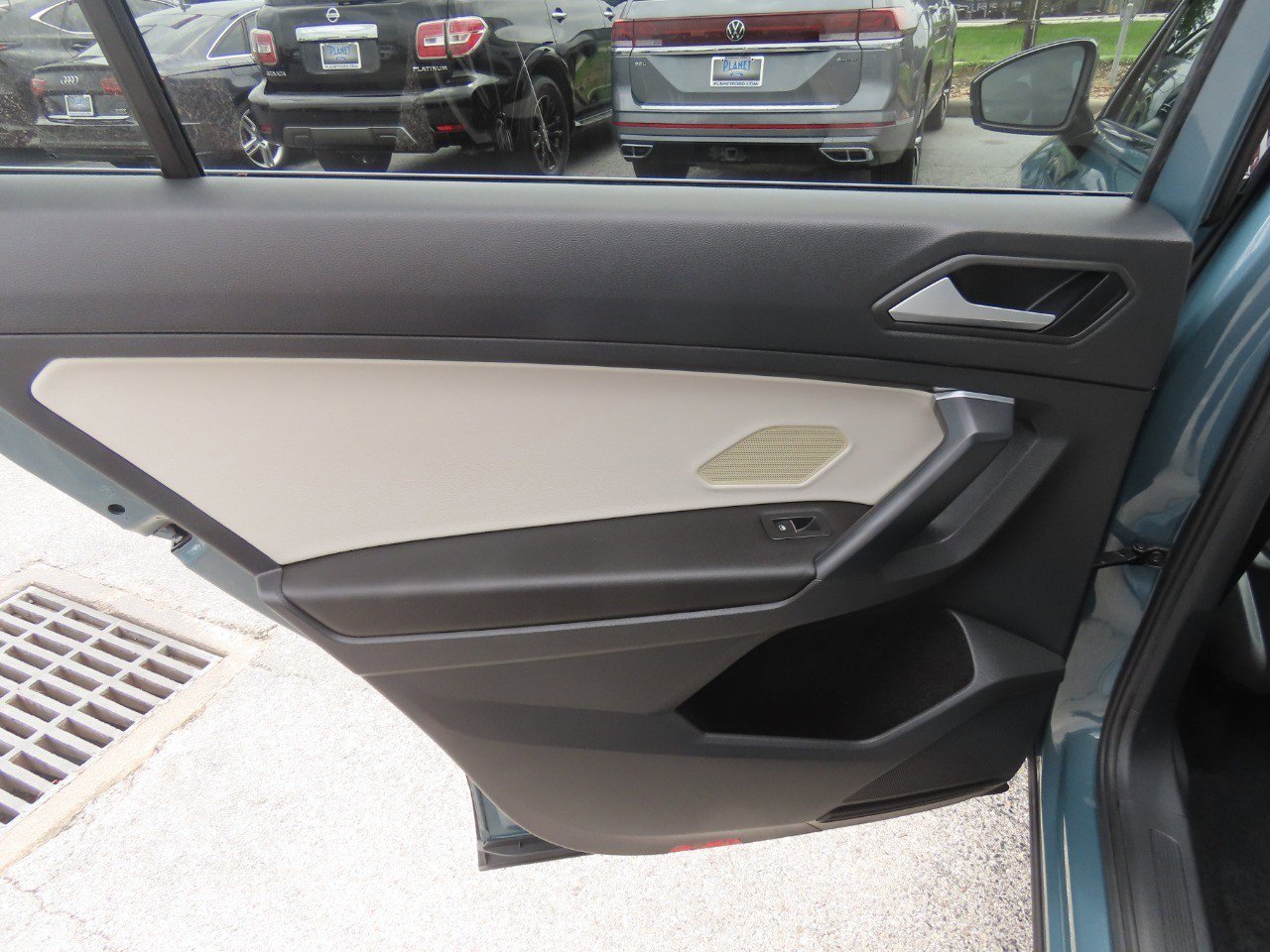 Used 2021 Volkswagen Tiguan SE w/ Panoramic Sunroof Package FWD image 17