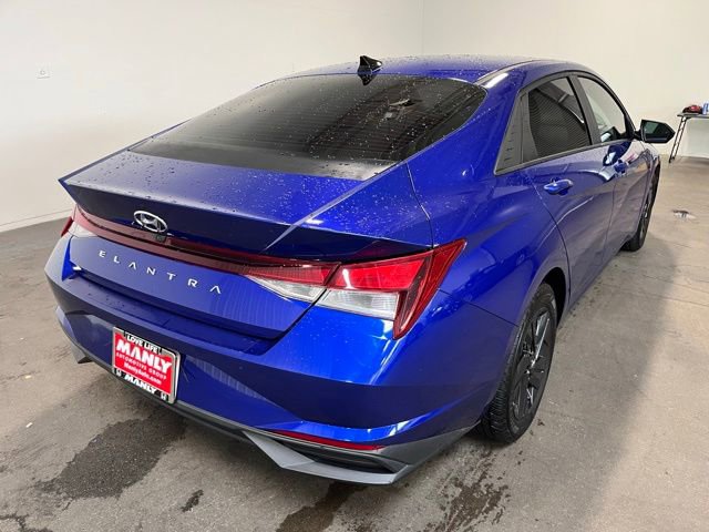 Used 2021 Hyundai Elantra SEL w/ Convenience Package image 3