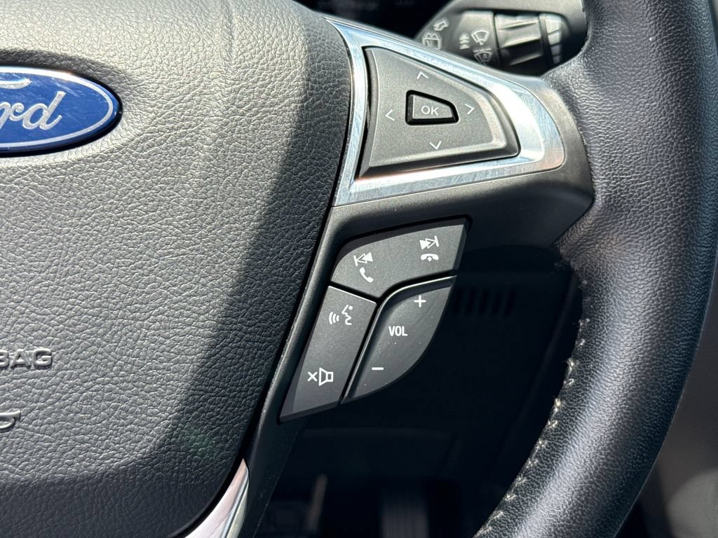 Used 2021 Ford Edge Titanium FWD image 16