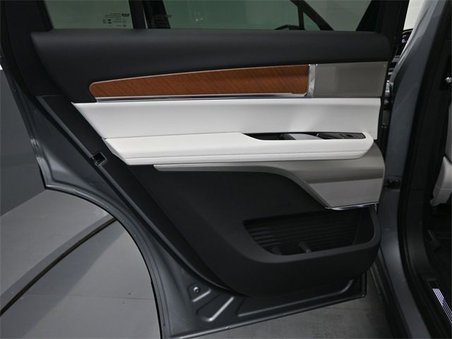 New 2026 Cadillac Vistiq Luxury image 14