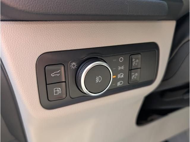 New 2025 Ford Escape SE image 23