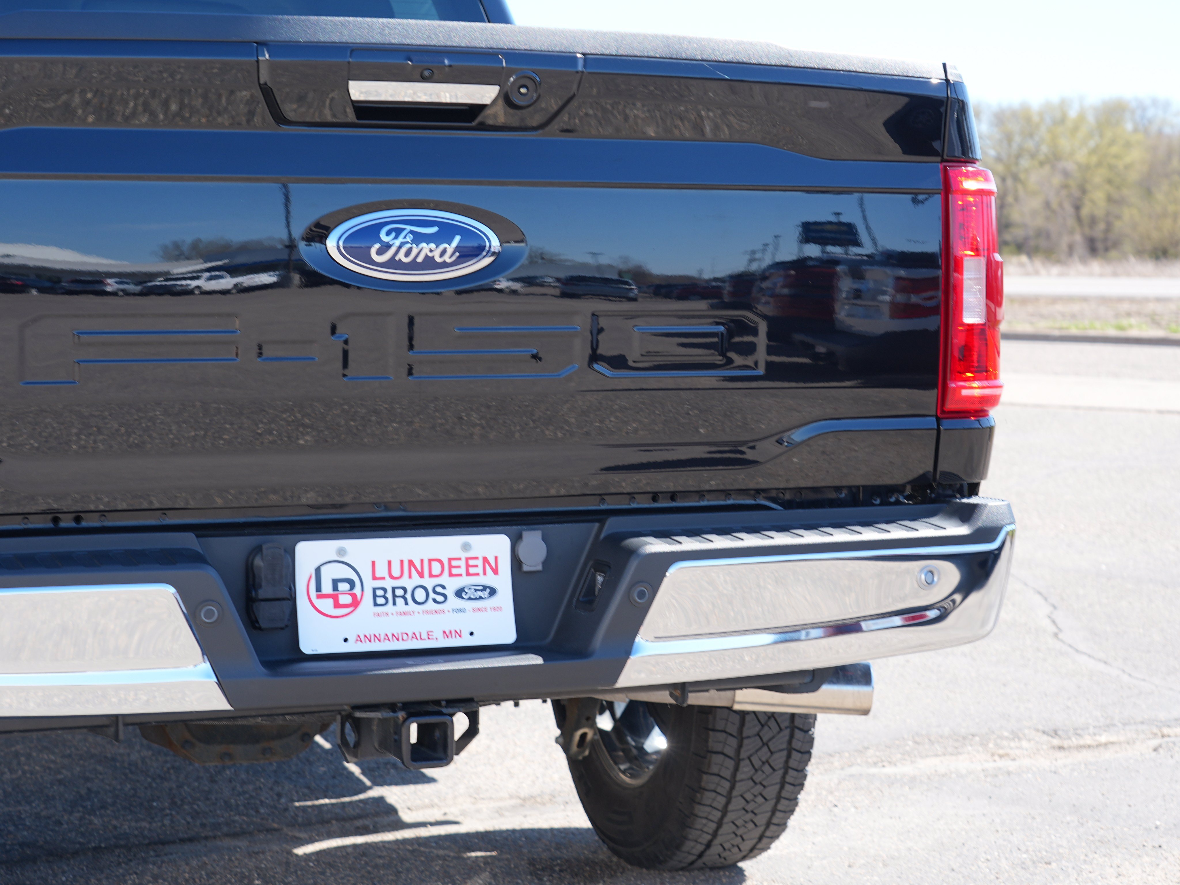 Used 2023 Ford F150 4x4 SuperCrew image 12
