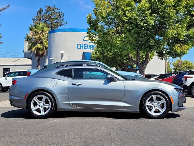 Used 2023 Chevrolet Camaro LT RWD image 5