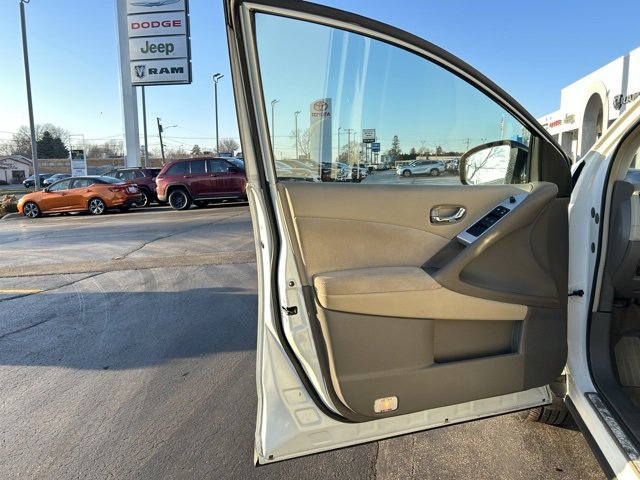 Used 2010 Nissan Murano S image 20