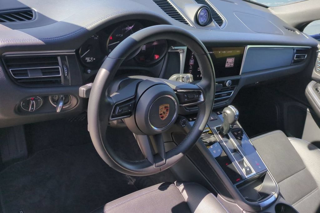 Used 2023 Porsche Macan GTS AWD/4WD image 9