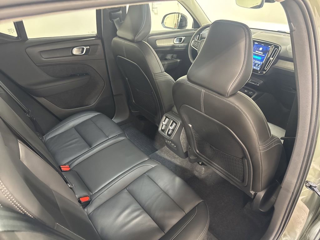 Used 2023 Volvo XC40 B5 Plus w/ Driver Assist Package AWD/4WD image 24