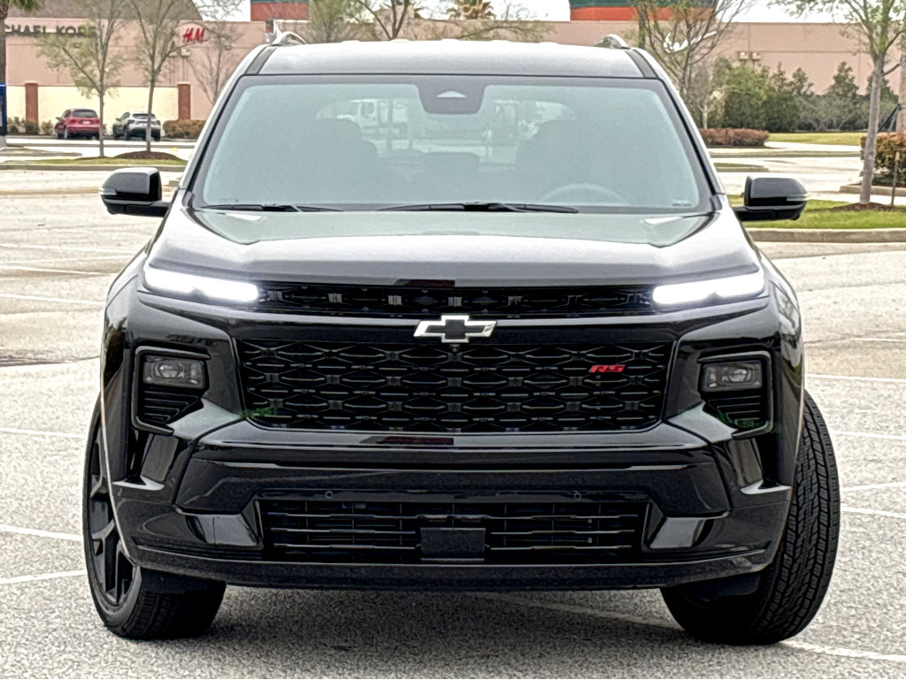 Used 2026 Chevrolet Traverse RS image 2