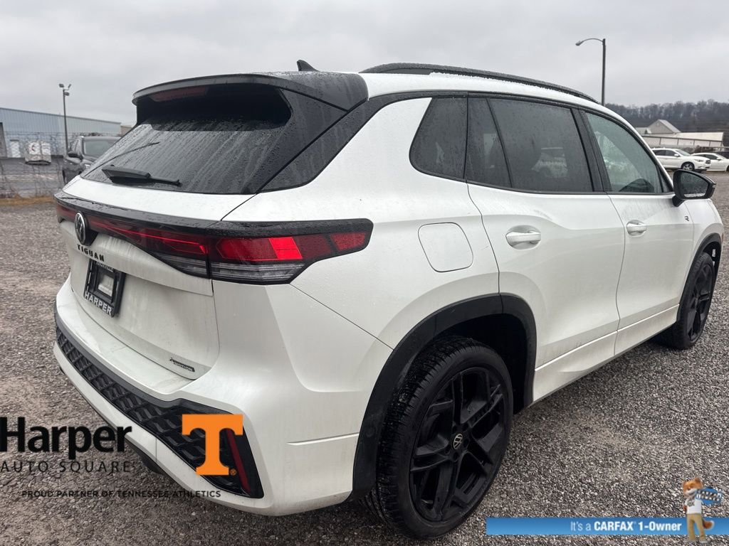Used 2025 Volkswagen Tiguan SE R-Line image 5