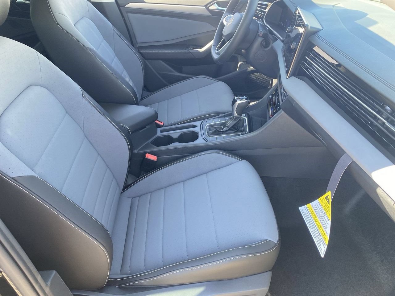 New 2026 Volkswagen Jetta SE FWD image 8