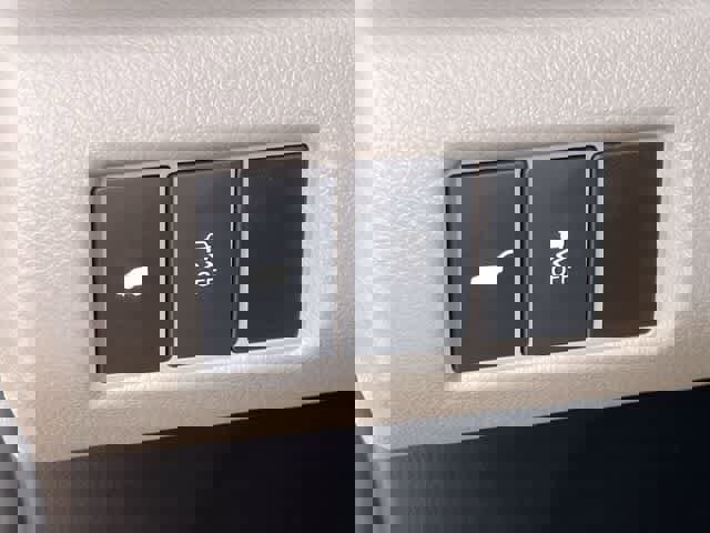 Used 2025 Honda Pilot Touring image 29