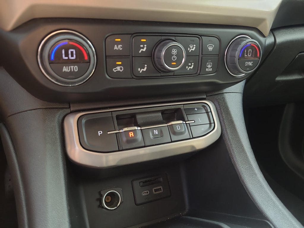 Used 2023 GMC Acadia Denali FWD image 26