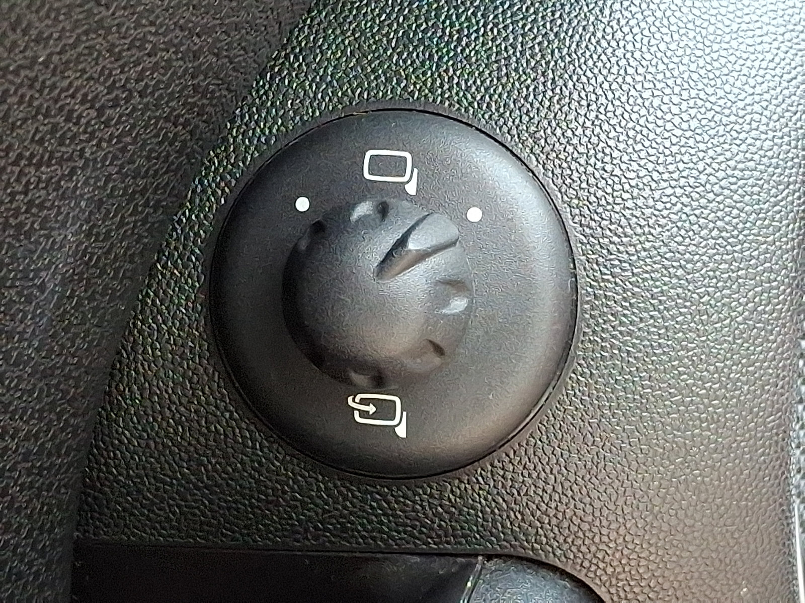 Used 2013 MINI Cooper Roadster FWD image 26