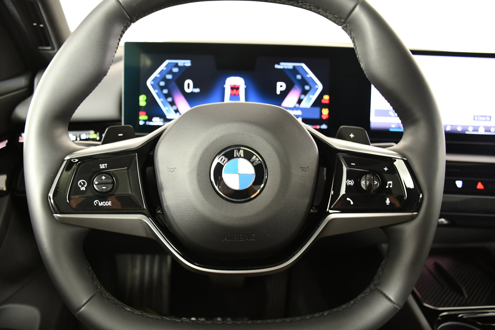 Used 2025 BMW 530i xDrive AWD/4WD image 19