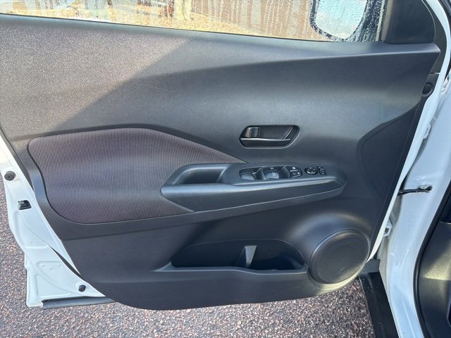 Used 2018 Nissan Kicks S image 19