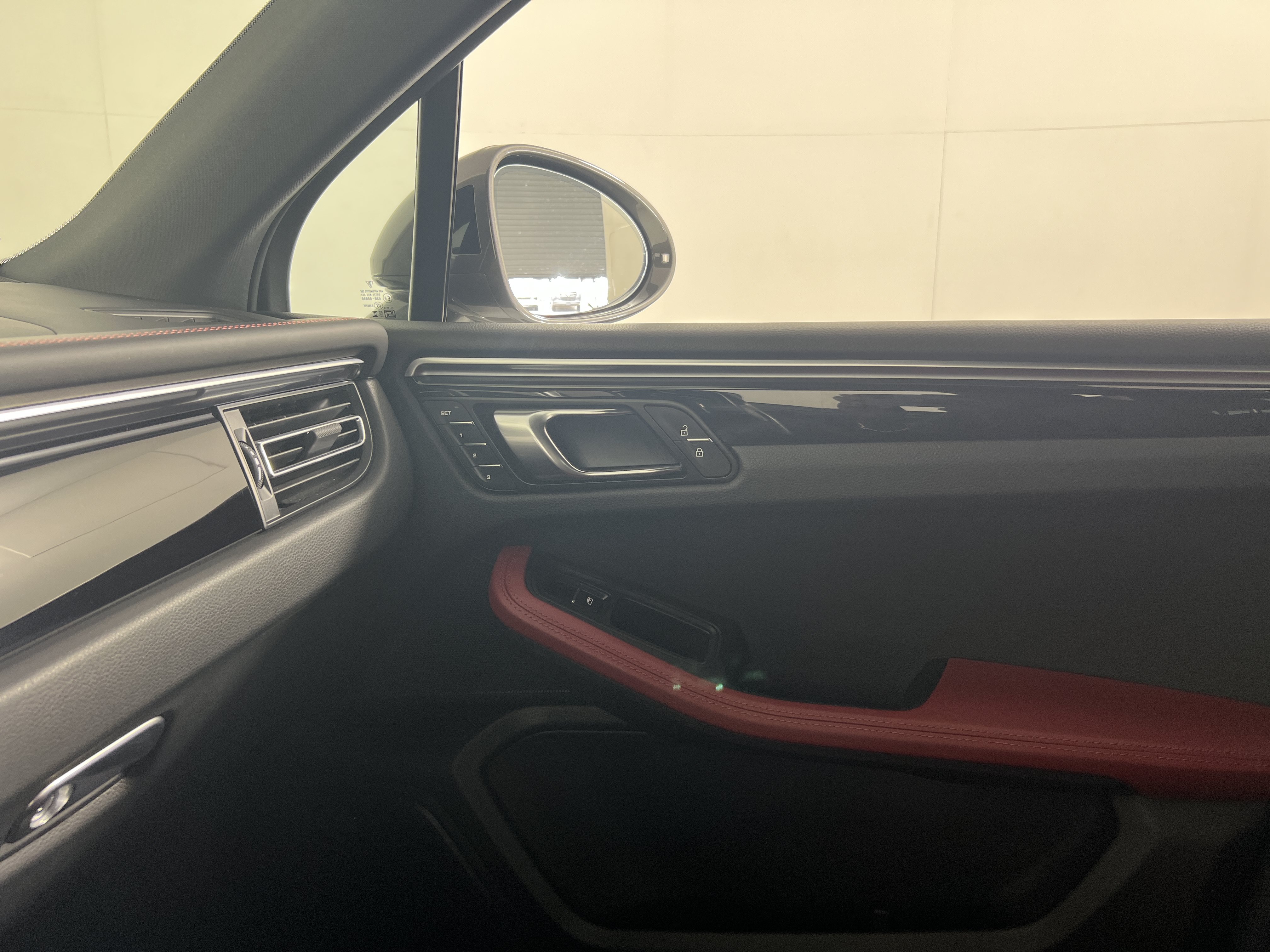 Certified 2024 Porsche Macan Turbo AWD/4WD image 14