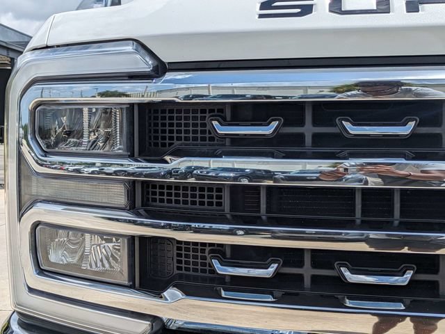 Used 2023 Ford F250 Lariat w/ Lariat Ultimate Package AWD/4WD image 11
