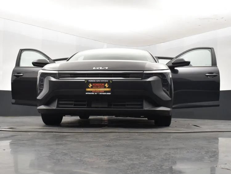 Used 2025 Kia K4 FWD image 11