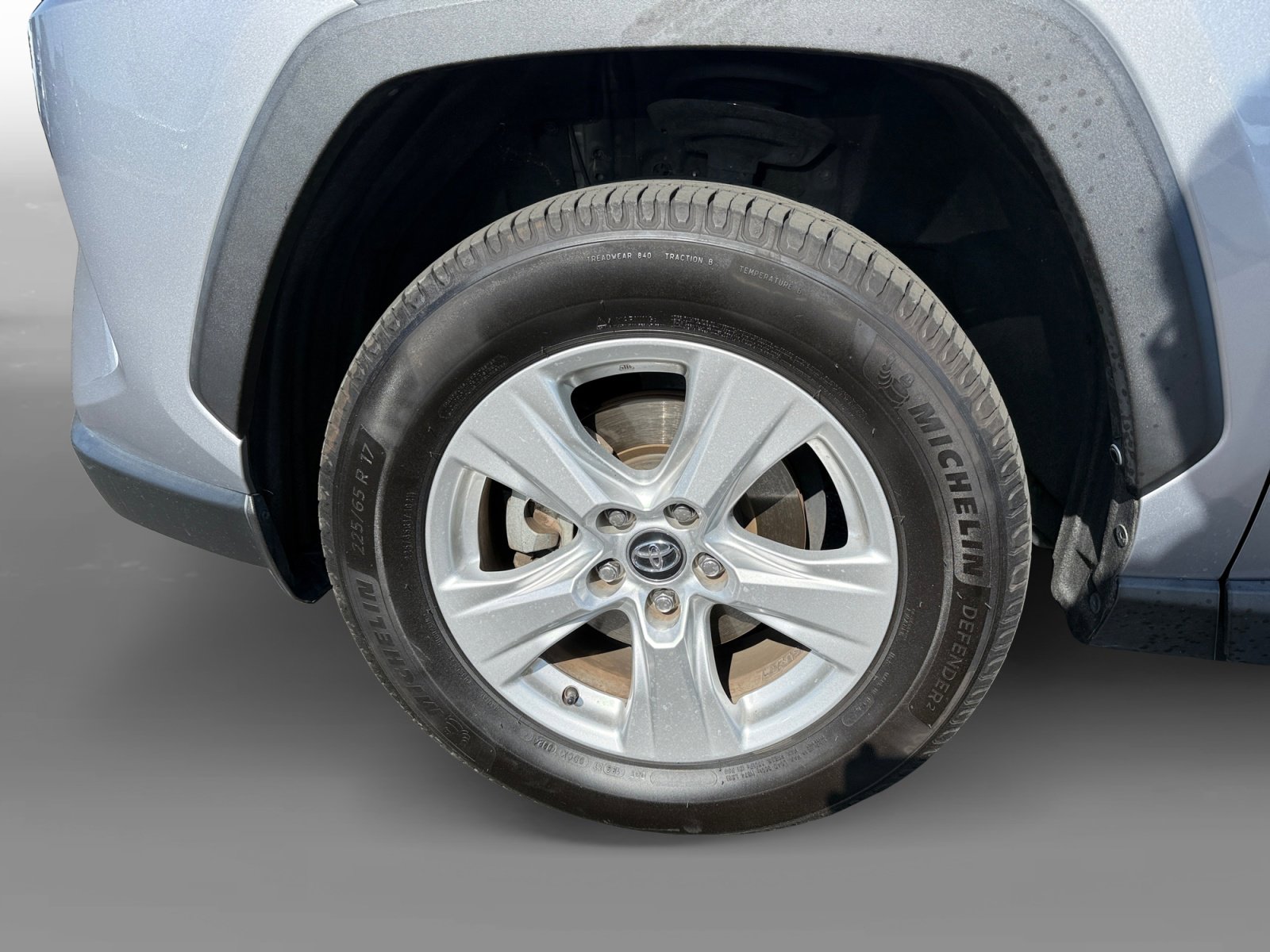 Used 2021 Toyota RAV4 XLE w/ Convenience Package AWD/4WD image 9