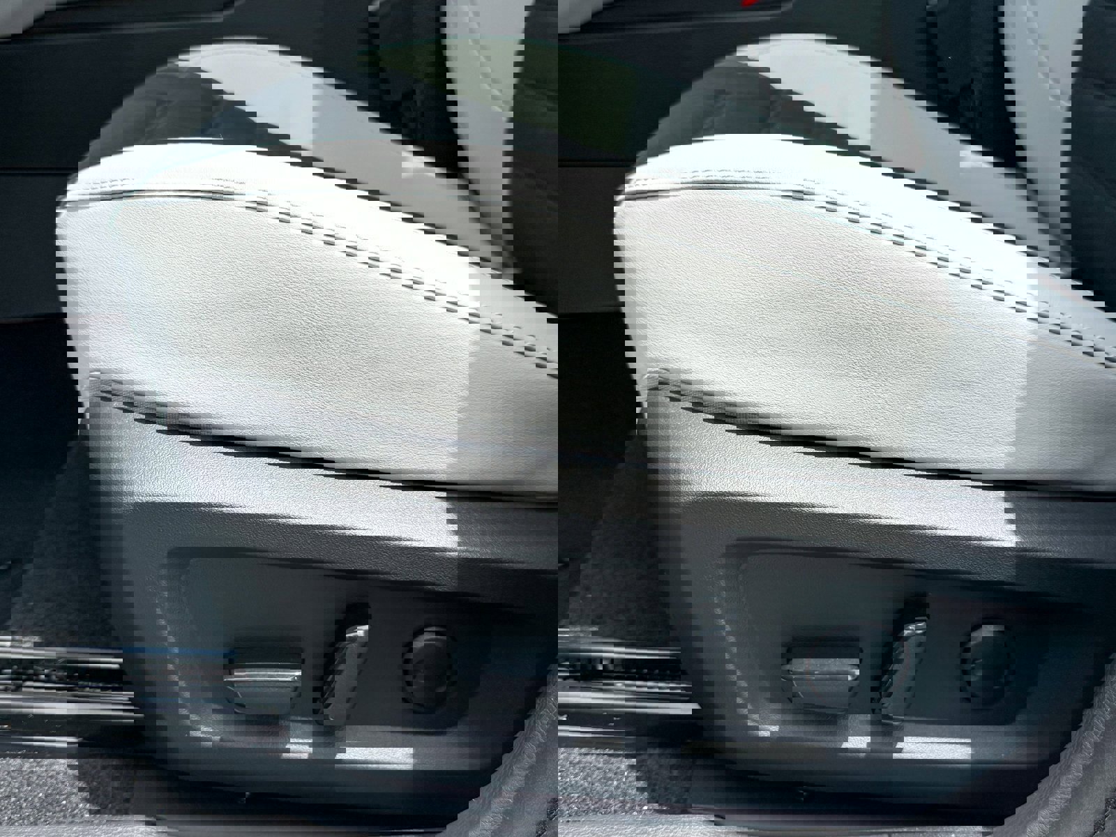 New 2025 Mitsubishi Outlander AWD image 7