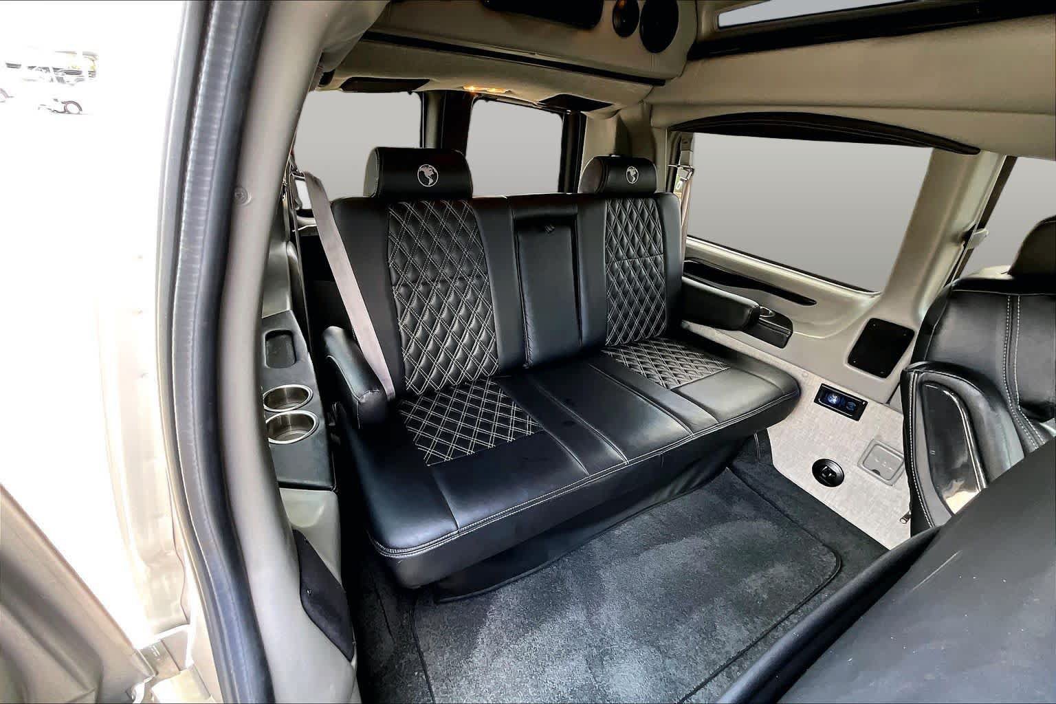 Used 2022 Chevrolet Express 2500 w/ Enhanced Convenience Package RWD image 19