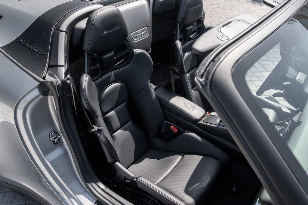 Used 2019 Porsche 911 Speedster RWD image 45
