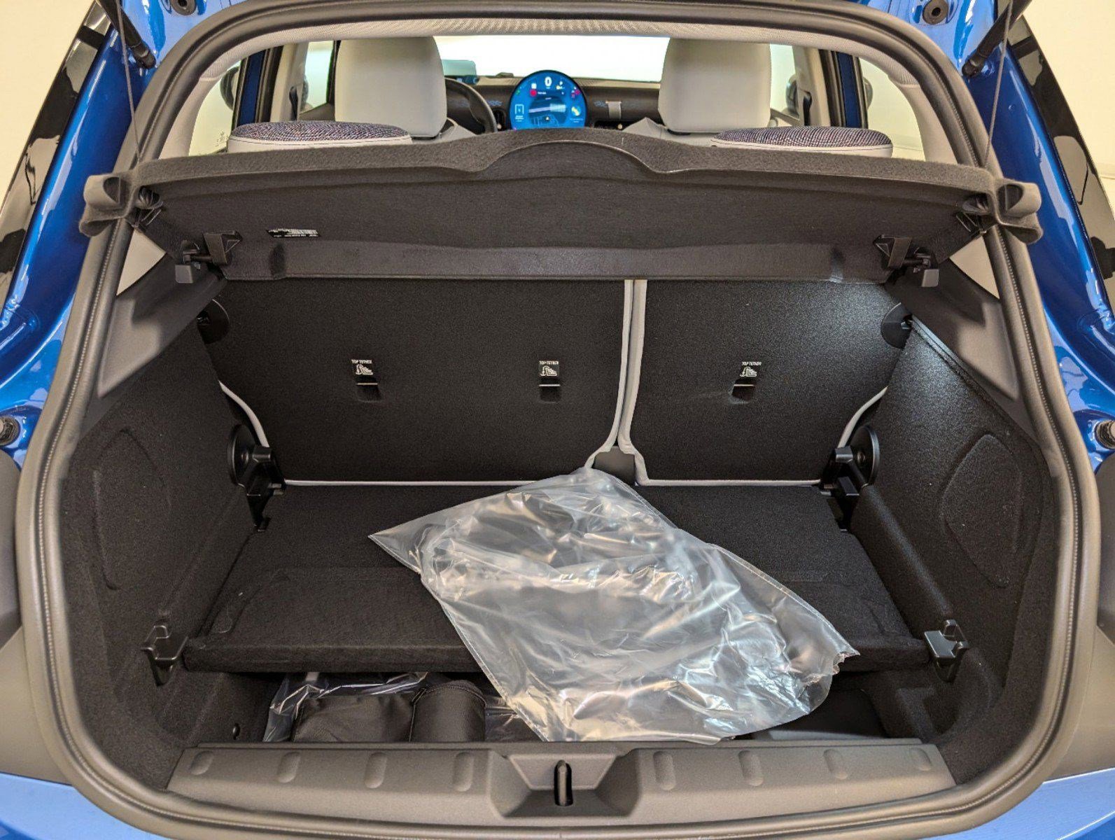 Certified 2025 MINI Cooper S image 23