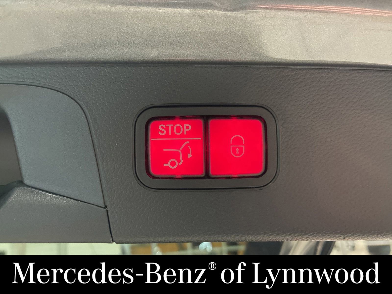 Used 2021 Mercedes-Benz GLC 300 4MATIC image 27