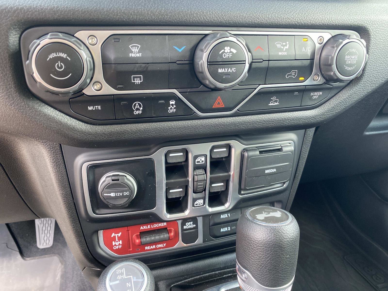 Used 2025 Jeep Wrangler Unlimited Sport AWD/4WD image 29