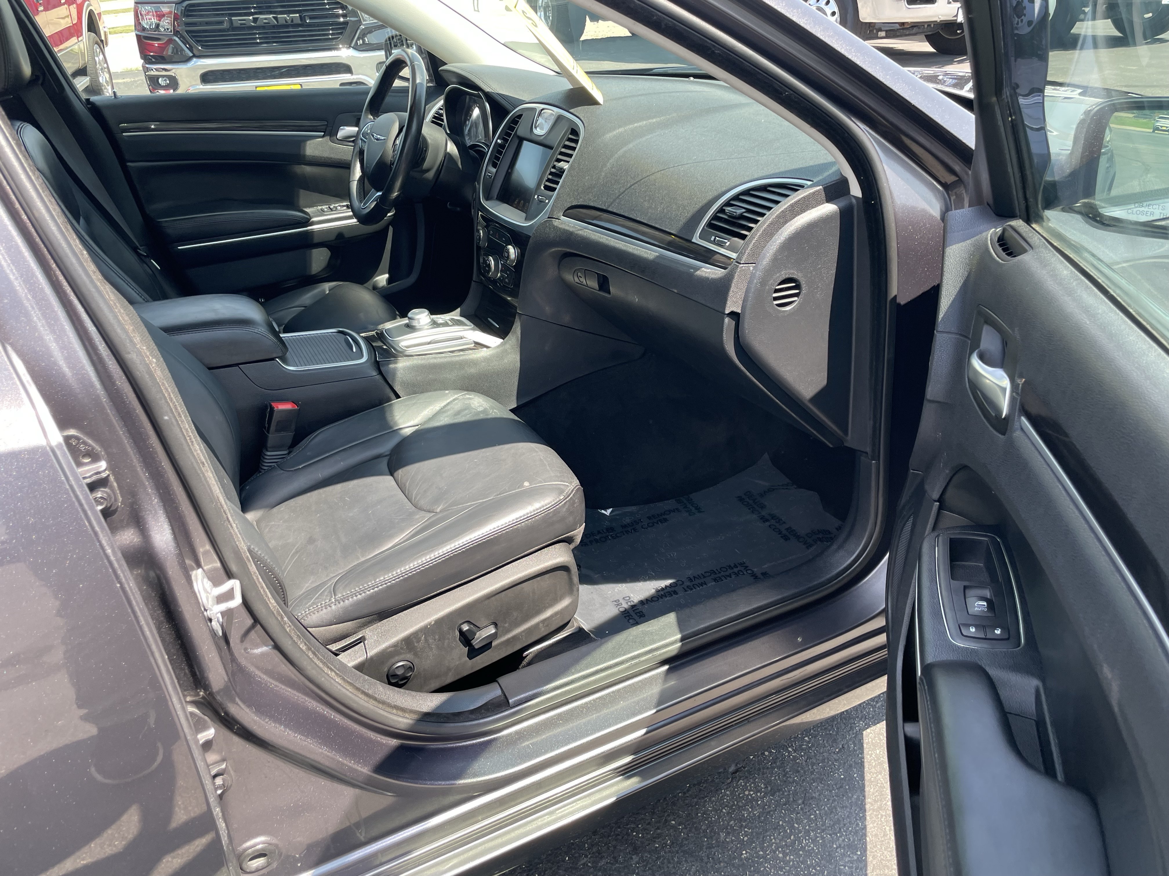 Used 2015 Chrysler 300 Limited AWD/4WD image 28