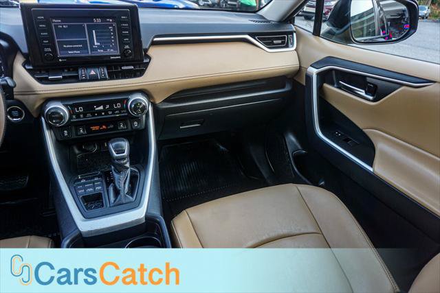 Used 2020 Toyota RAV4 XLE Premium AWD/4WD image 27