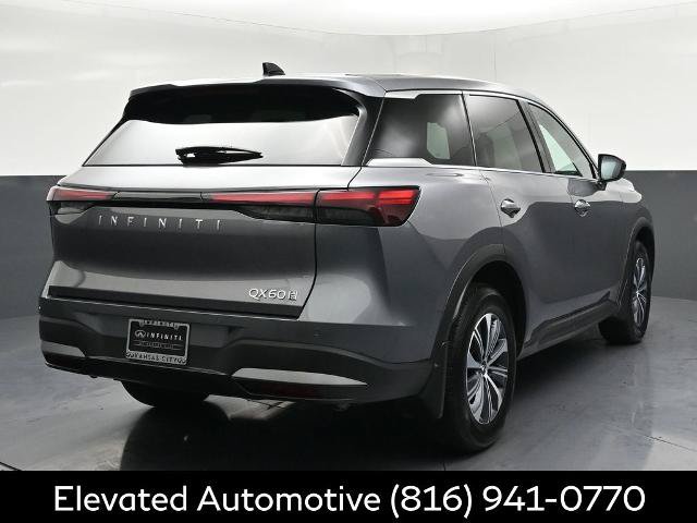 Certified 2026 INFINITI QX60 Pure w/ Cargo Package AWD/4WD image 4