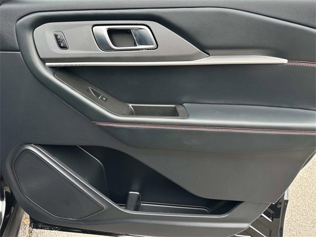 Used 2025 Ford Explorer ST-Line w/ ST-Line Street Pack image 28
