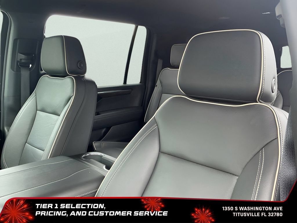 Used 2025 Chevrolet Suburban Premier RWD image 24