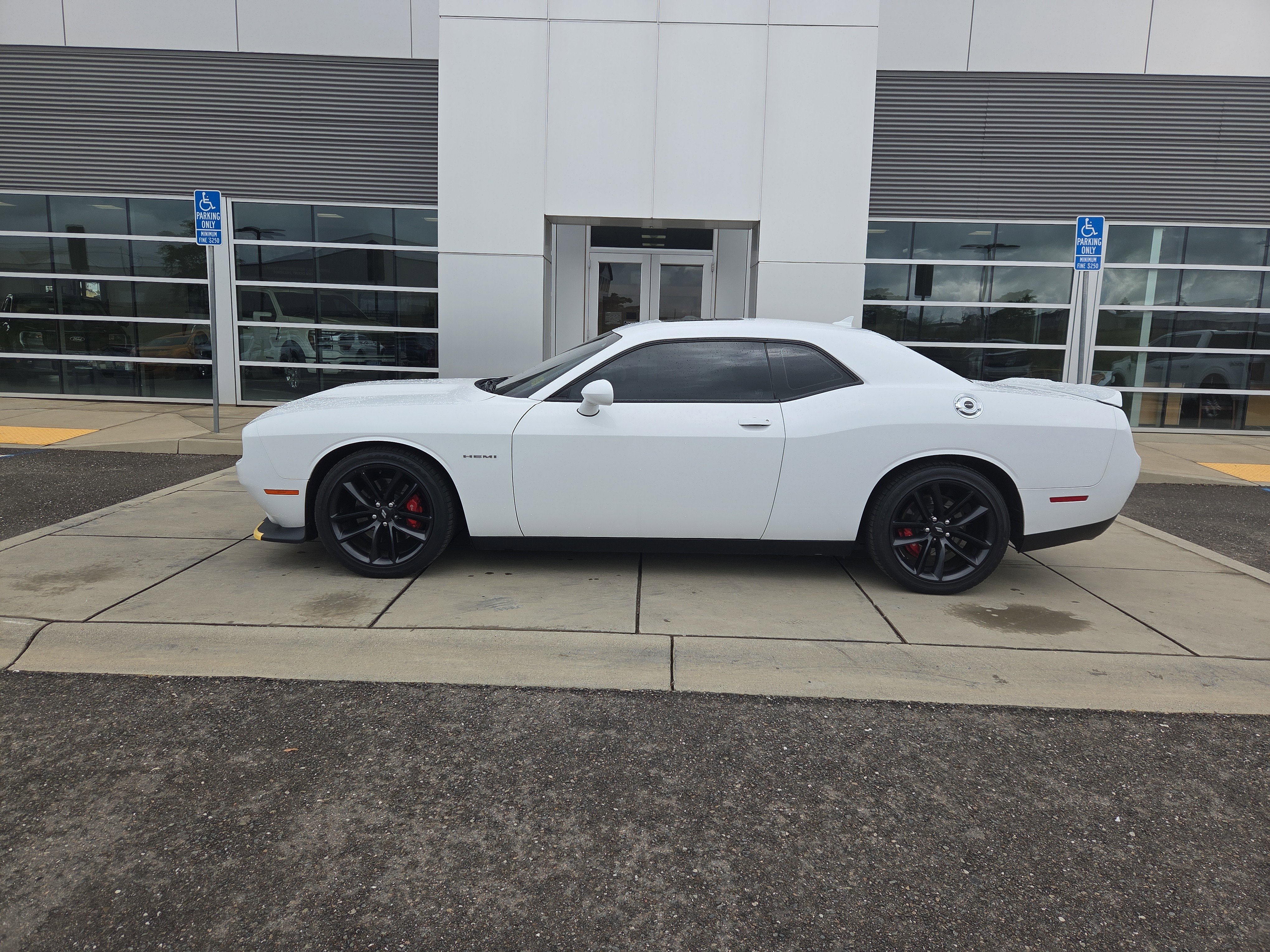 Used 2020 Dodge Challenger R/T w/ Performance Handling Group image 2