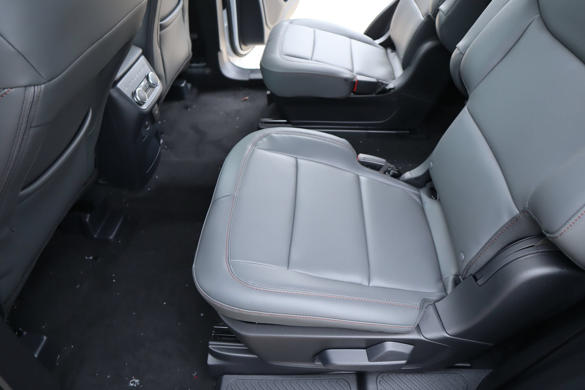 New 2026 Ford Explorer Active w/ Active Comfort Package AWD/4WD image 14
