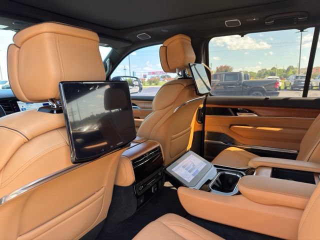 Used 2024 Jeep Grand Wagoneer Series III w/ Rear Seat Video Group 1 AWD/4WD image 27