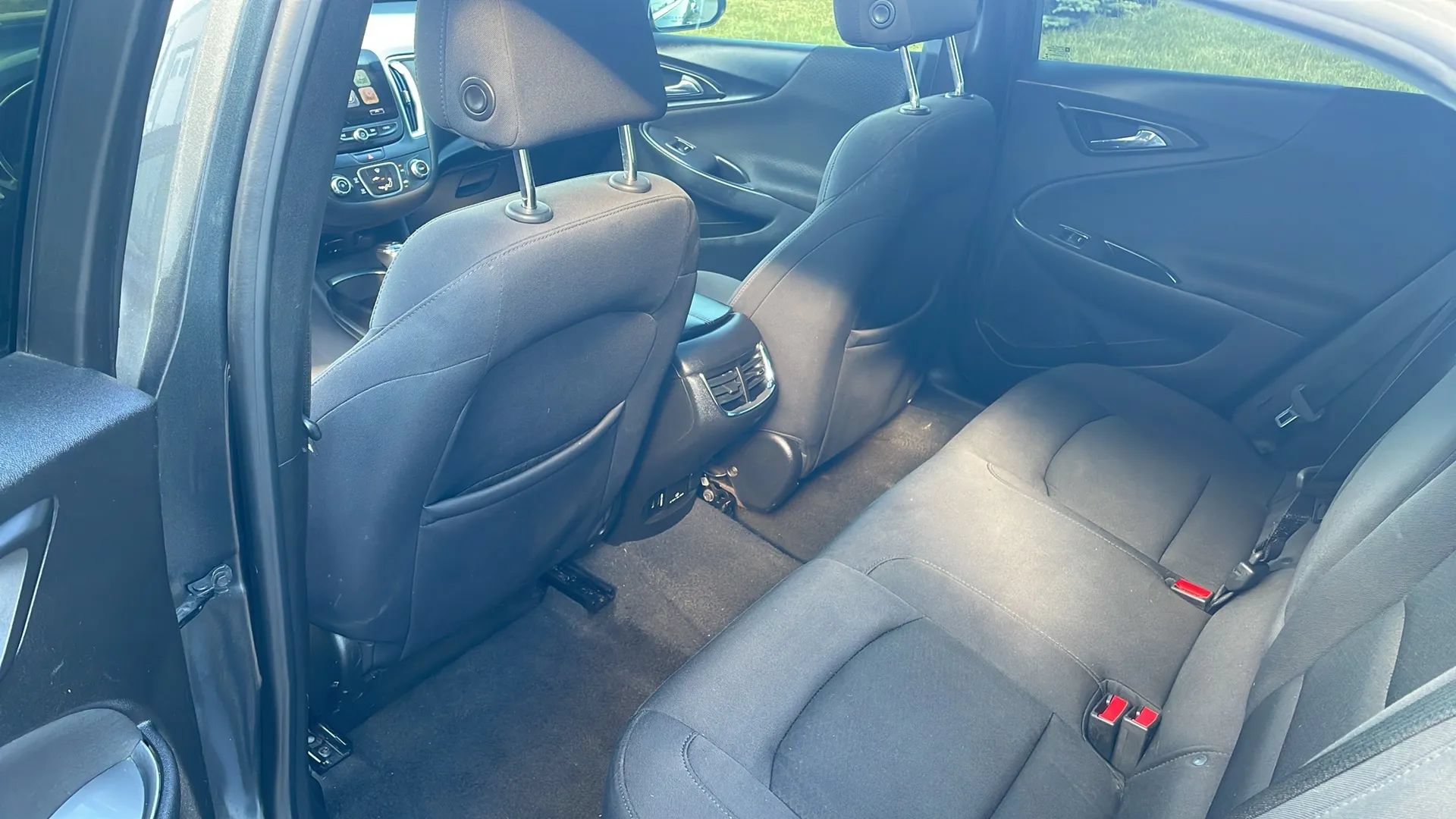 Used 2016 Chevrolet Malibu LT FWD image 11