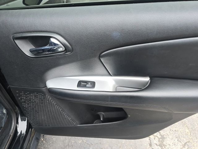 Used 2016 Dodge Journey SXT w/ Comfort/Convenience Group image 29