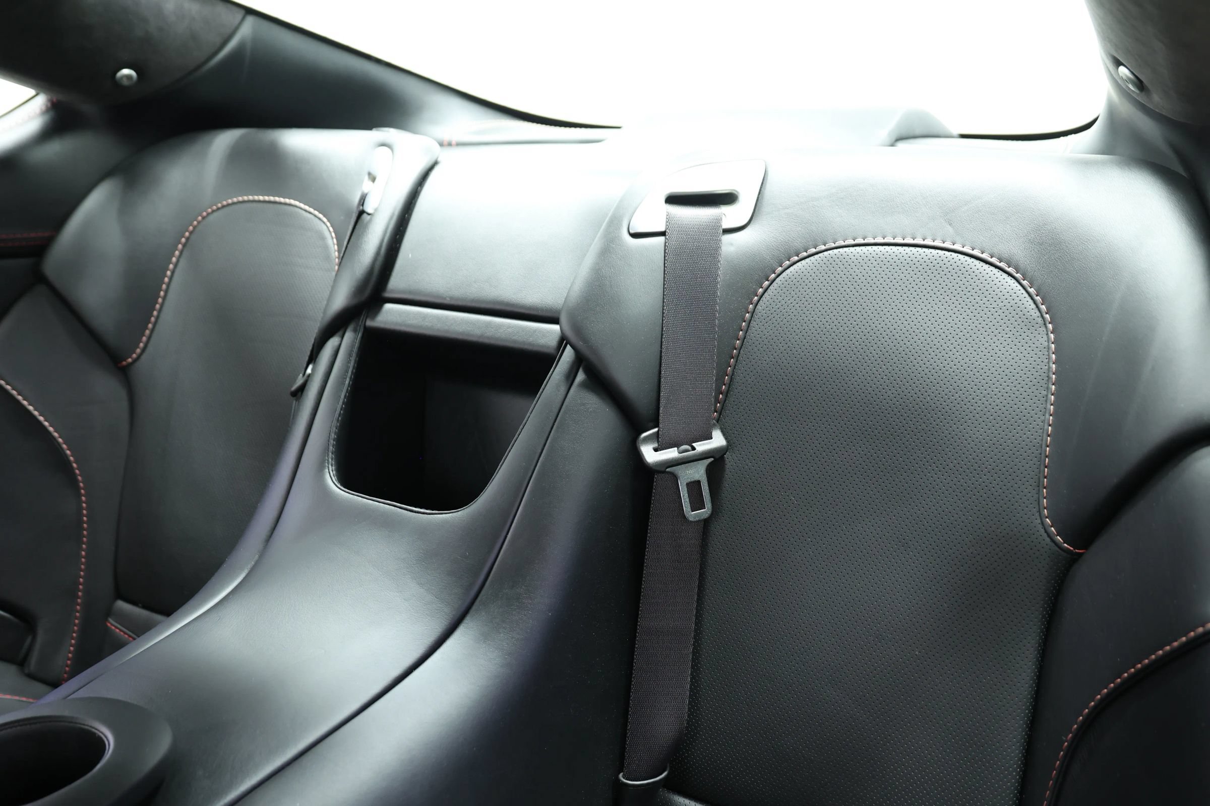 Used 2014 Aston Martin Vanquish Coupe RWD image 48