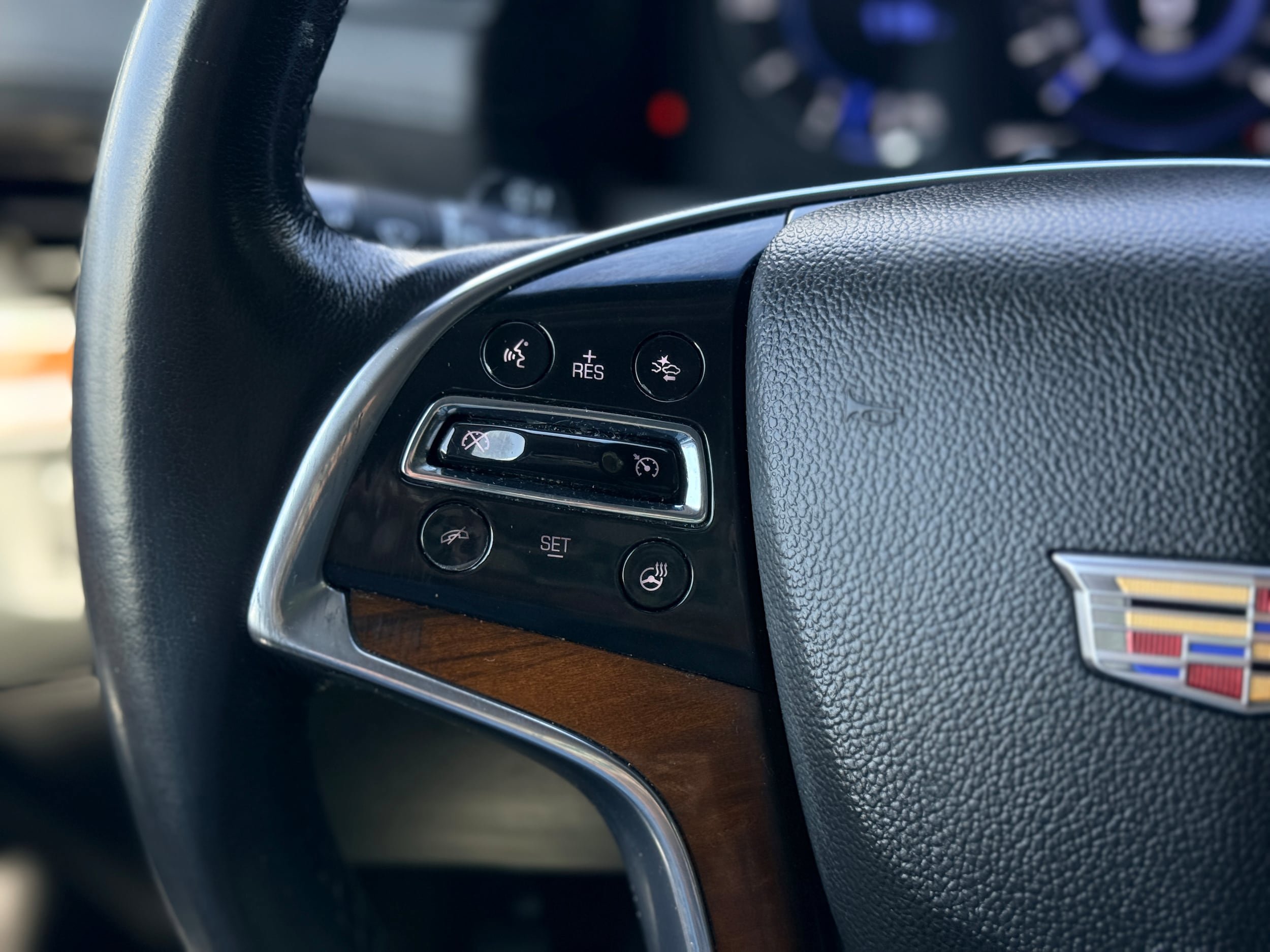 Used 2019 Cadillac Escalade Luxury AWD/4WD image 14