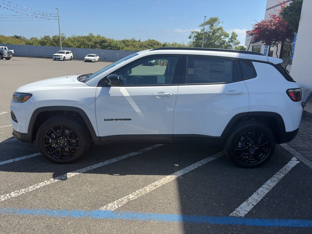 New 2026 Jeep Compass Latitude AWD/4WD image 3