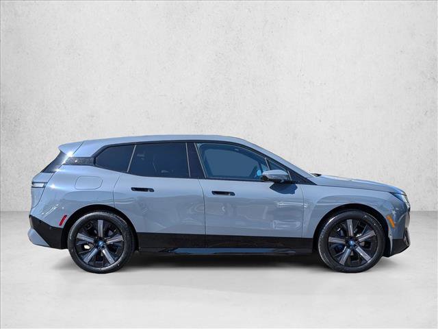 Used 2024 BMW iX xDrive50 w/ Premium Package AWD/4WD image 4