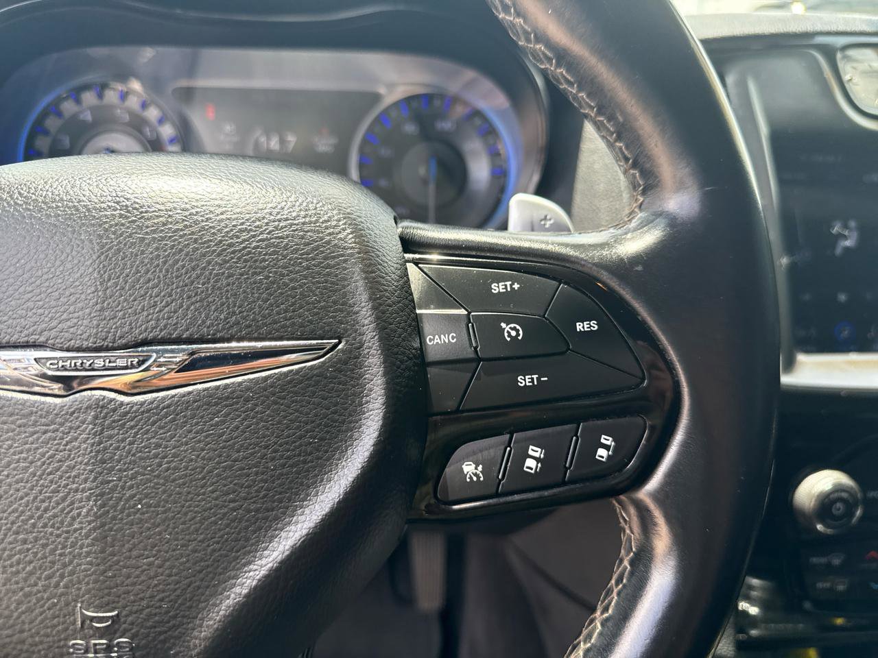 Used 2018 Chrysler 300 S w/ 300S Premium Group RWD image 17