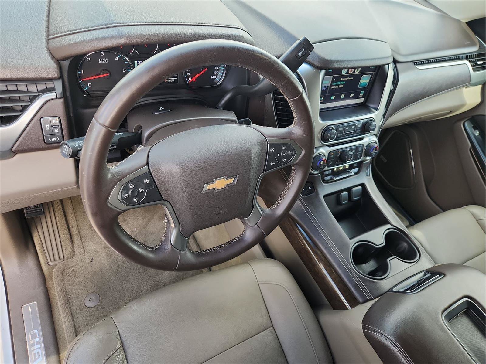 Used 2015 Chevrolet Suburban LT RWD image 10