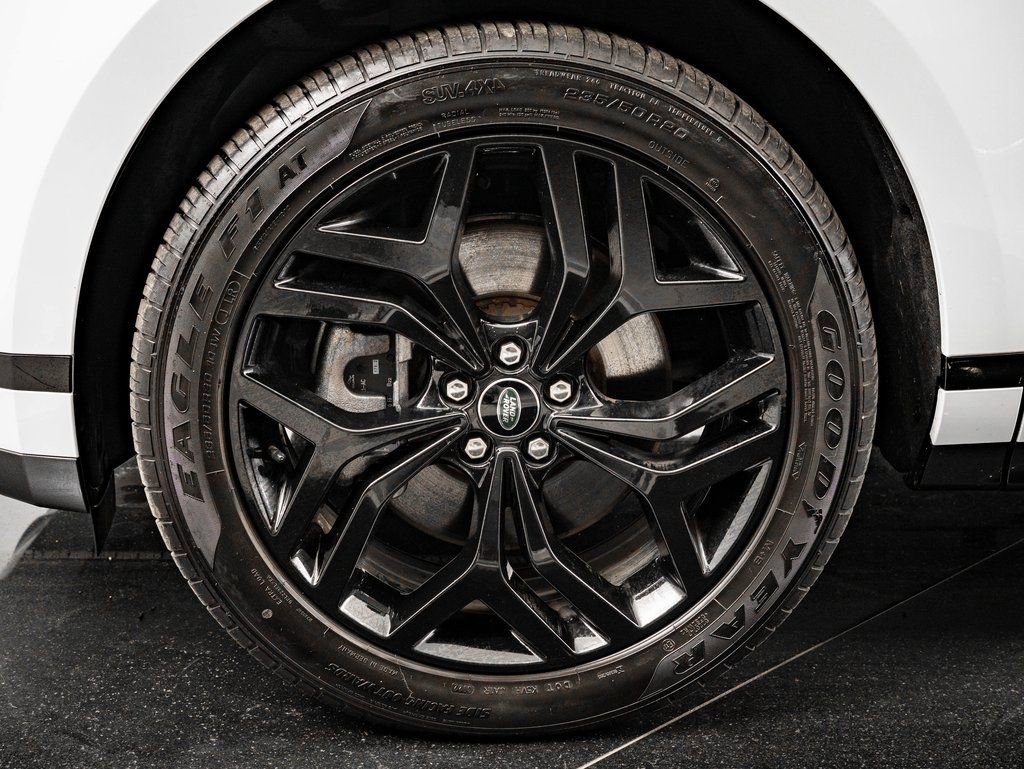 Used 2023 Land Rover Range Rover Evoque R-Dynamic SE image 13