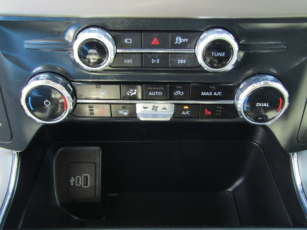 Used 2025 Ford F150 Lightning XLT w/ Max Trailer Tow Package AWD/4WD image 29