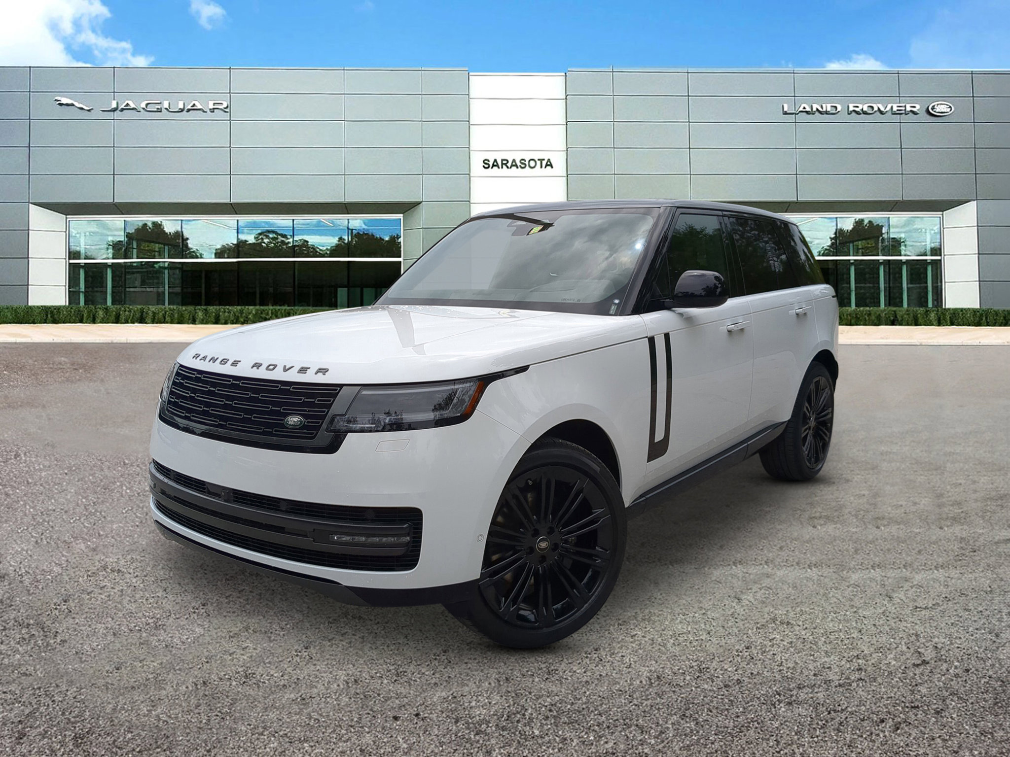 New 2025 Land Rover Range Rover SE