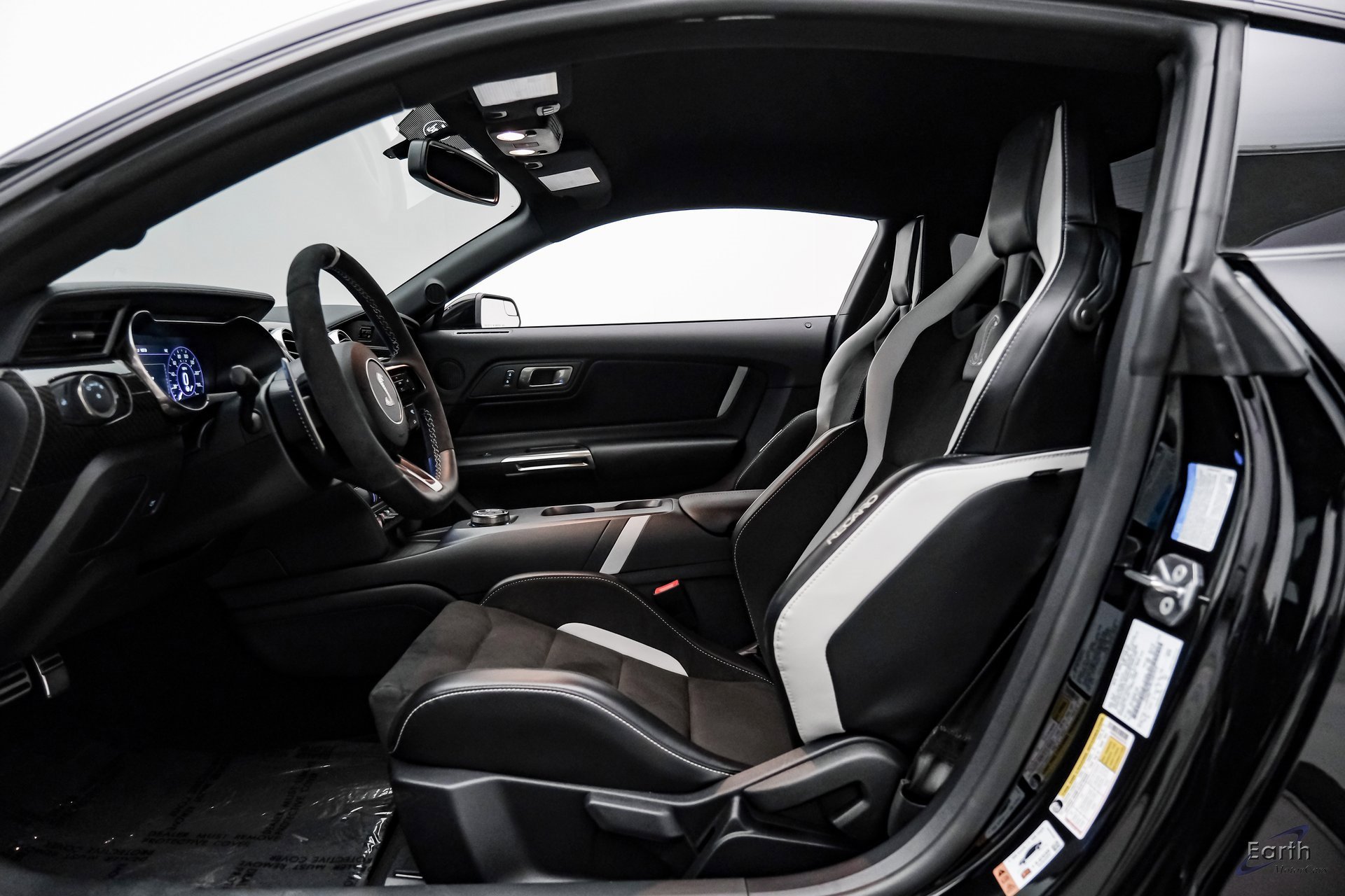 Used 2020 Ford Mustang Shelby GT500 w/ Carbon Fiber Track Pack image 31